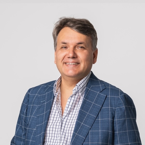 Strategy management expert and consultant